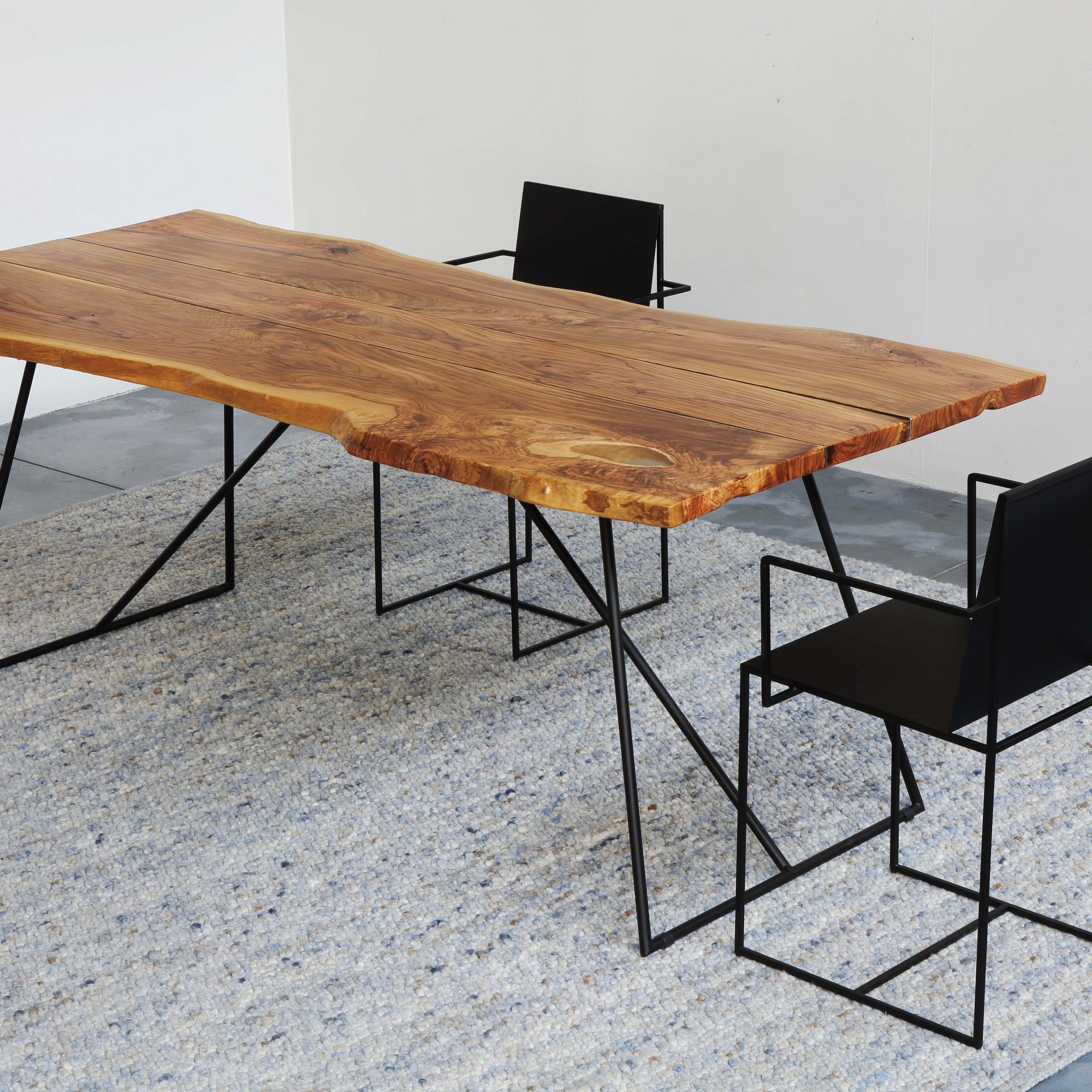Old Table & Sissi Arm